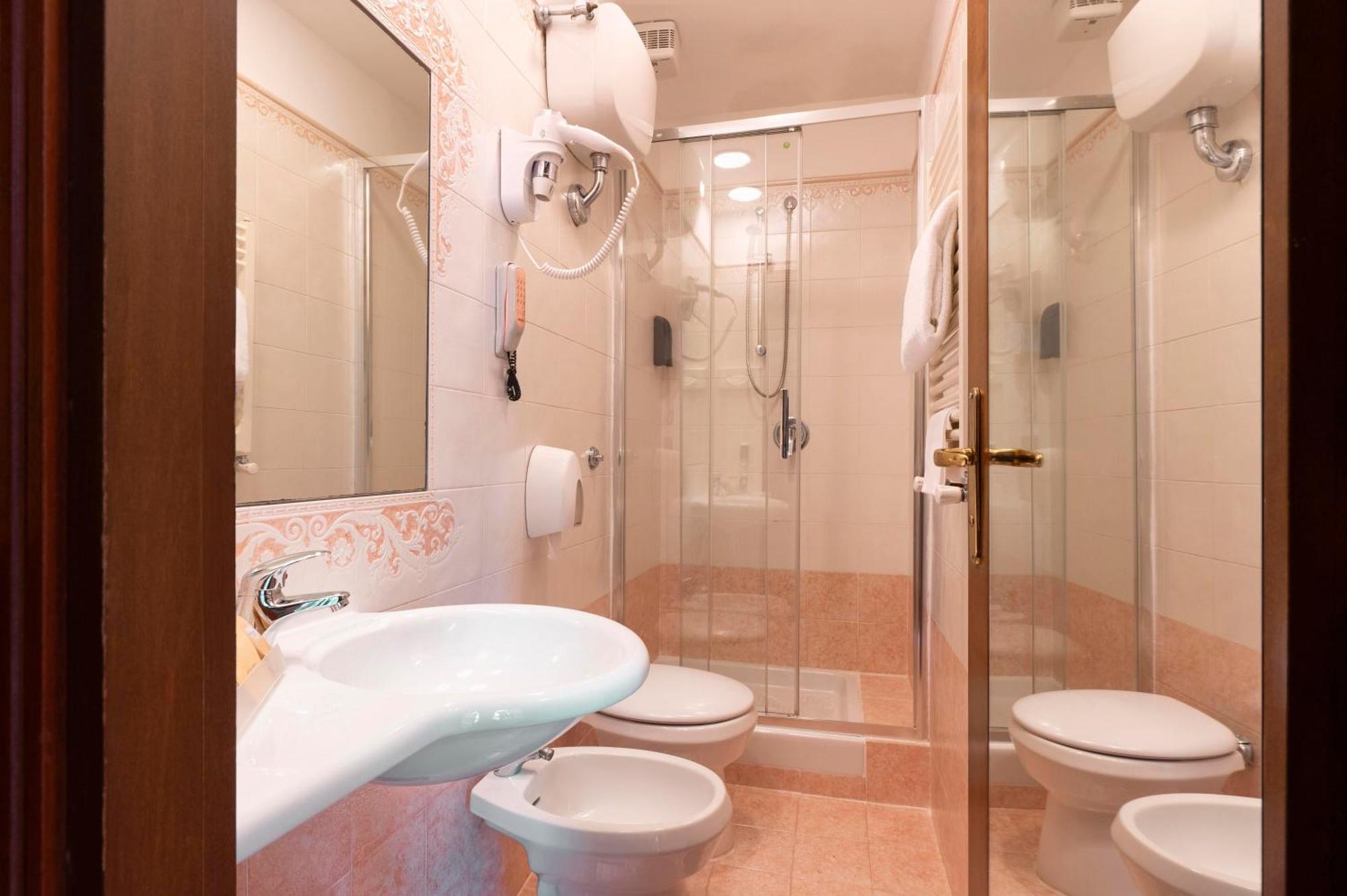 Double Room Private External Bathroom